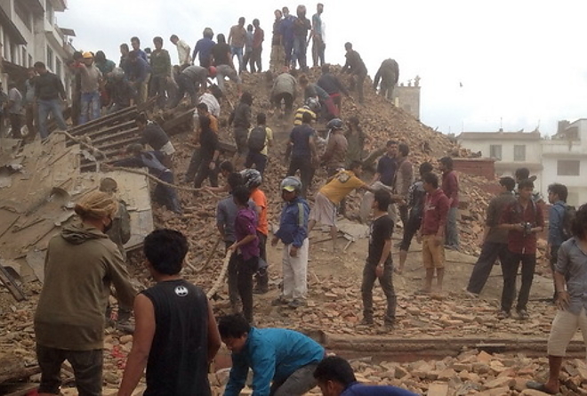 Földrengés után Katmandu