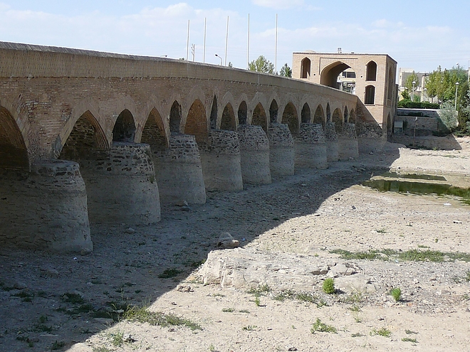 iran_river_isfahan.jpg